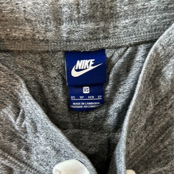Nike Comfy Shorts - Picture 2 of 3
